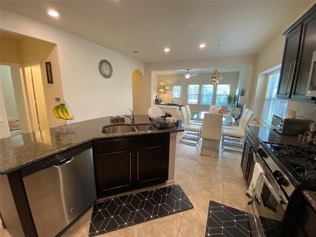 Building Photo - 7120 Vail Ridge St