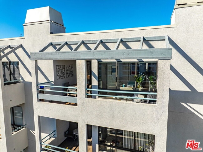 Building Photo - 140 Ocean Park Blvd