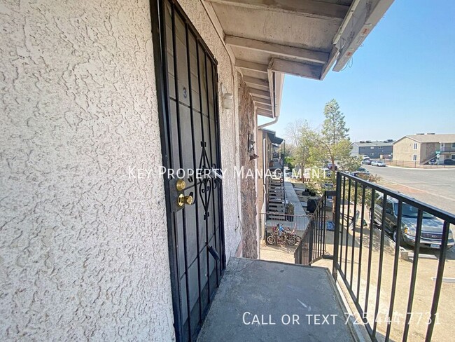 Foto del edificio - 3 BED 2 BATH UPSTAIRS CONDO NEARBY NELLIS ...