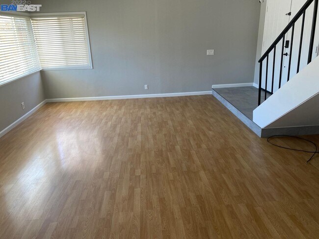 Building Photo - 3556 Cattail Ct