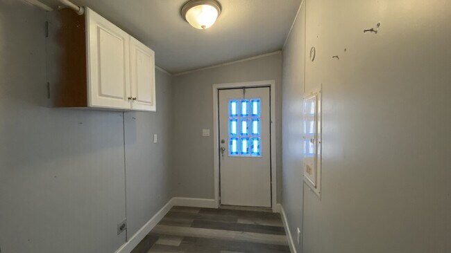 Building Photo - 158 Longhorn Rd