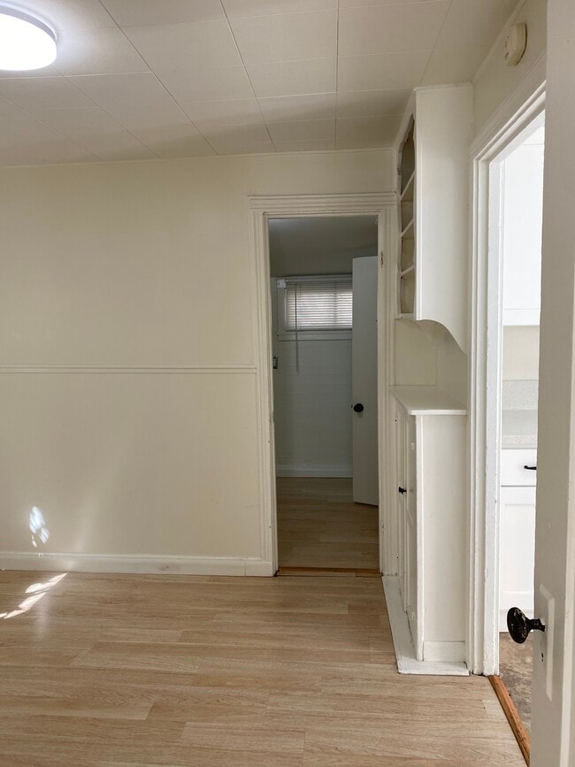 Building Photo - 3833 Vinton Ave