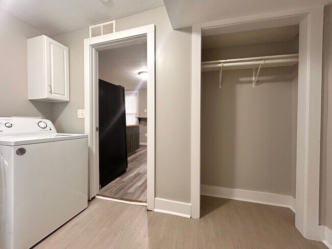 Foto del edificio - 1011-1013 Quarry Ave NW