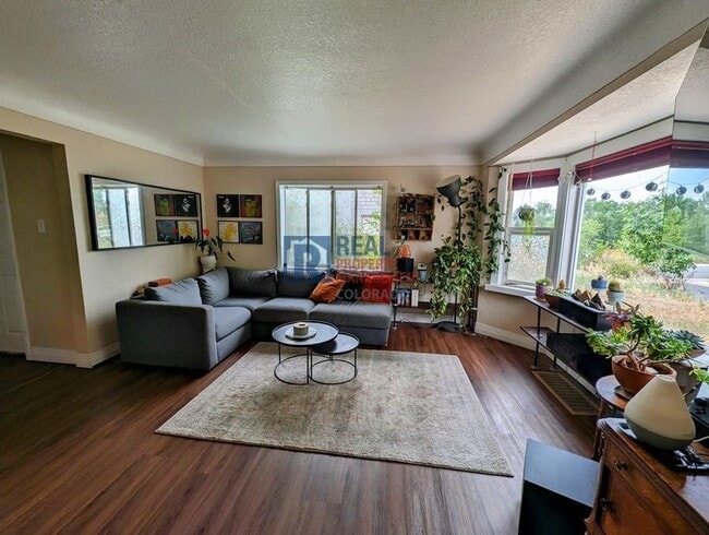 Foto del edificio - 908 Wolff St