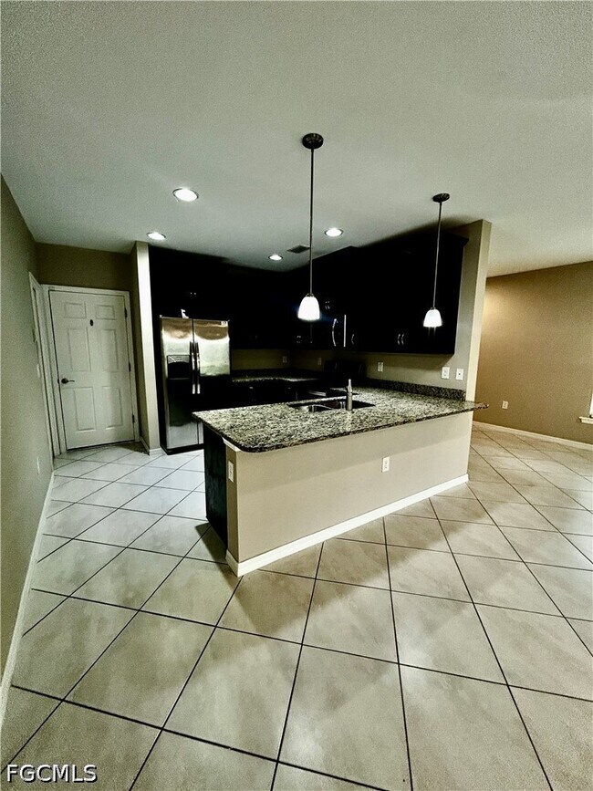 Foto del edificio - 12117 Palm Cove St