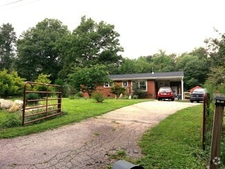 Building Photo - 1608 Riverview Rd