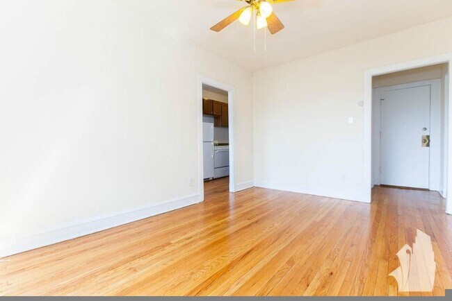 Foto del edificio - 2647 N Spaulding Ave