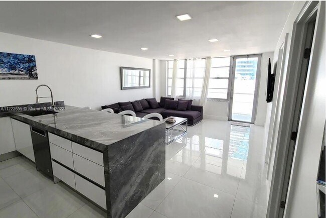 Building Photo - 3725 S Ocean Dr