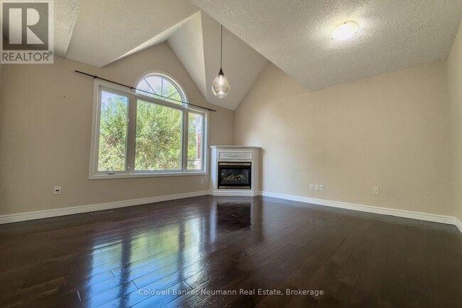 Building Photo - 67 Gaw Crescent