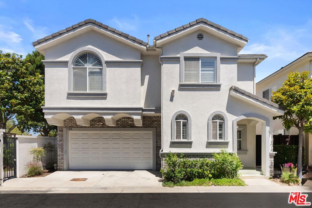 Primary Photo - 15804 Crest Ln
