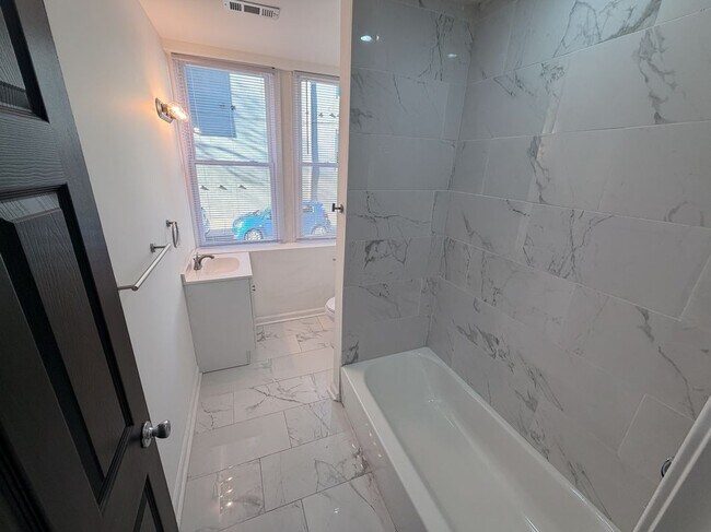 Foto del edificio - 1621 N 33rd St