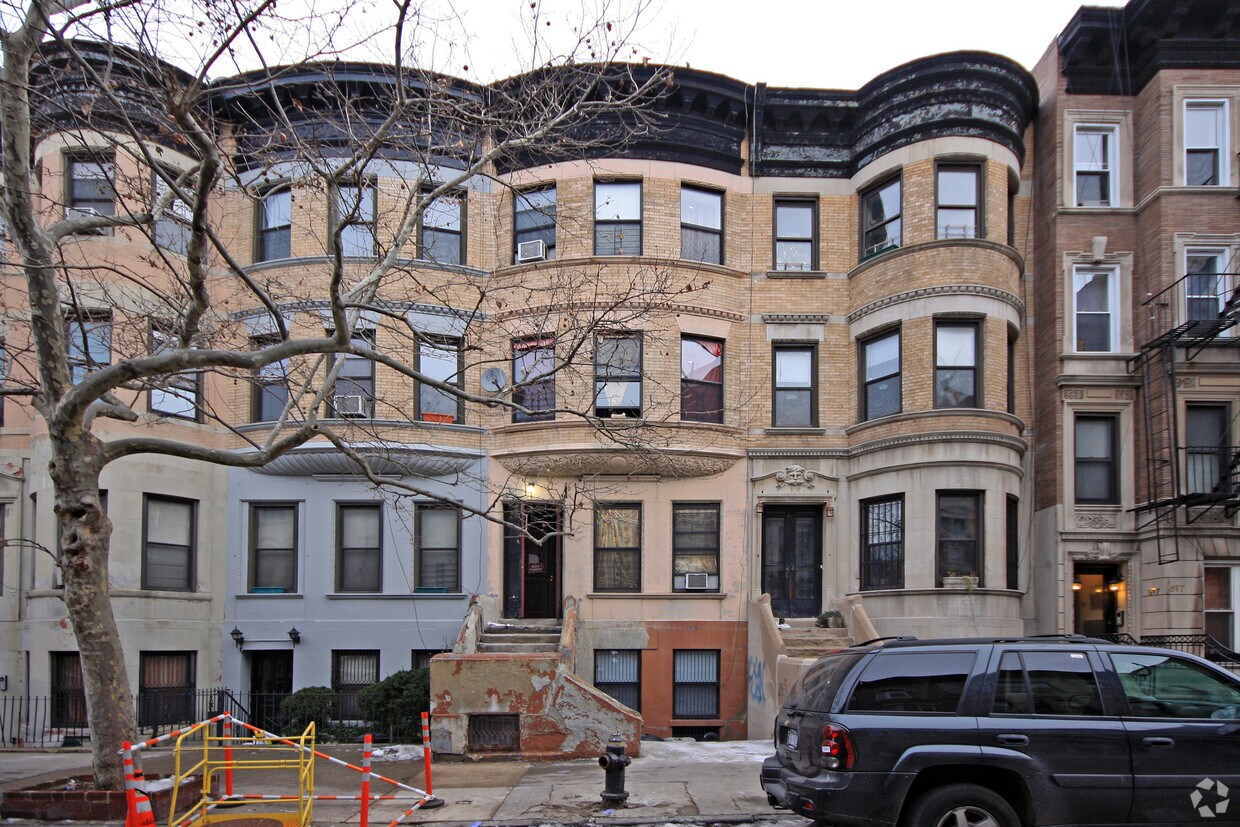 Building Photo - 521 W 150th St