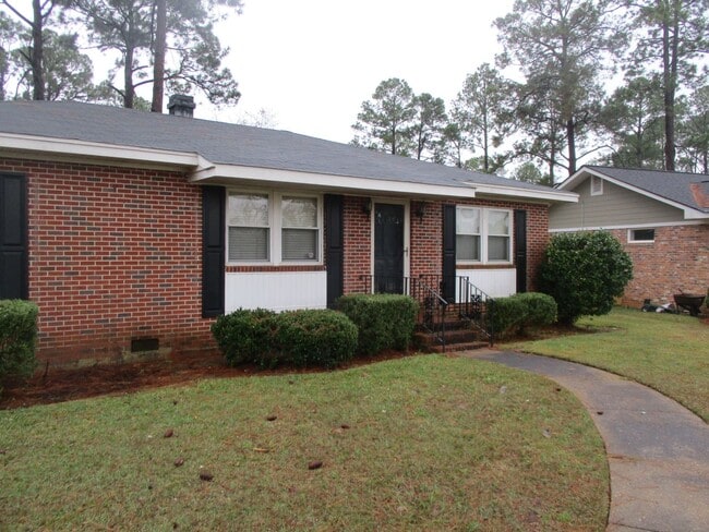 Building Photo - 1020 E Edgewater Dr