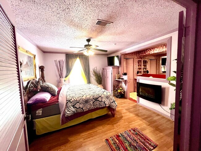 Foto del edificio - 3111 Windy Royal Dr