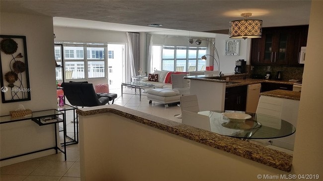 Building Photo - 3750 Galt Ocean Dr