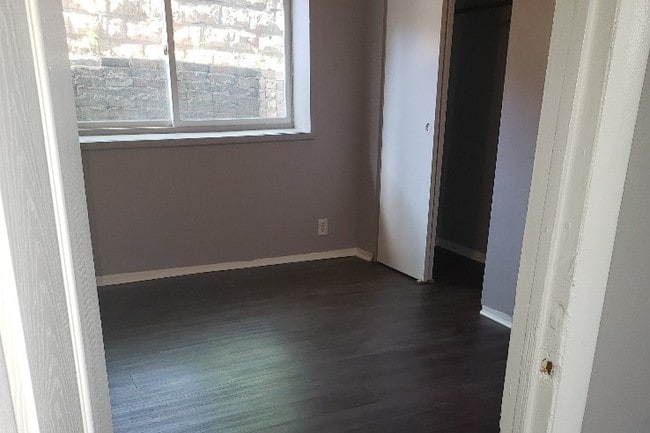 Building Photo - 140 N 31st Ave