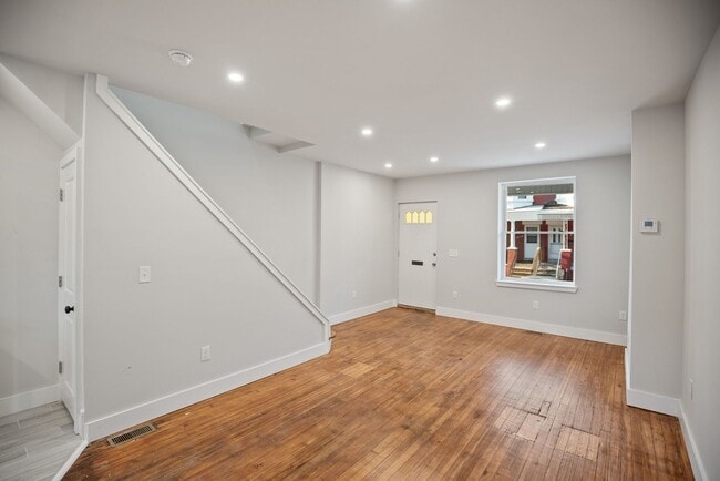 Photo - 1227 S Peach St House