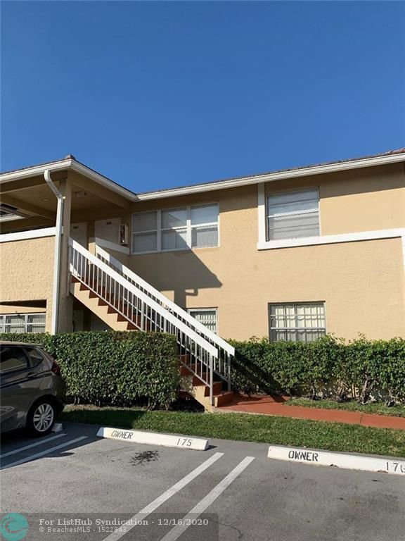 Building Photo - 1006 Twin Lakes Dr