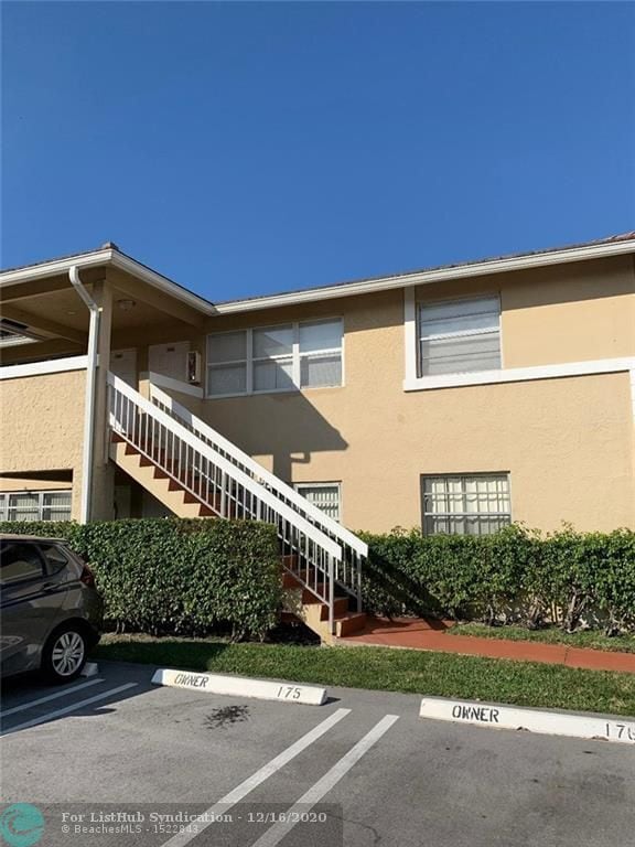 Foto del edificio - 1006 Twin Lakes Dr