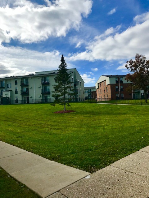 Building Photo - Whispering Oaks Apartments