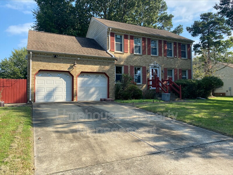 Building Photo - 2176 Kenwood Dr