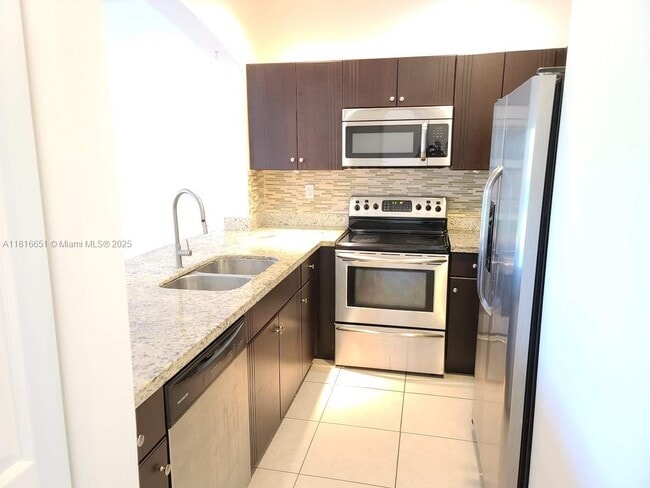 Building Photo - 5713 NW 114th Ct