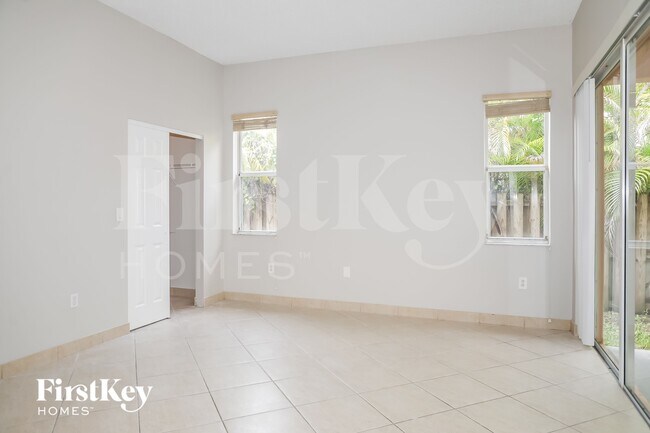 Foto del edificio - 9064 SW 214th St