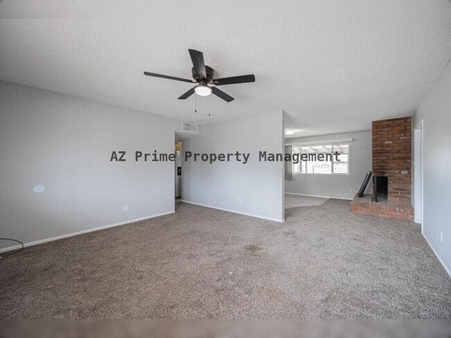 Building Photo - 427 E Malibu Dr