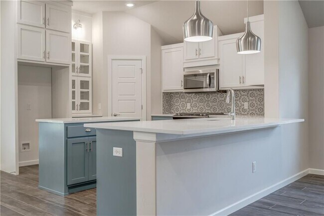Building Photo - 6601 NW 150th Terrace