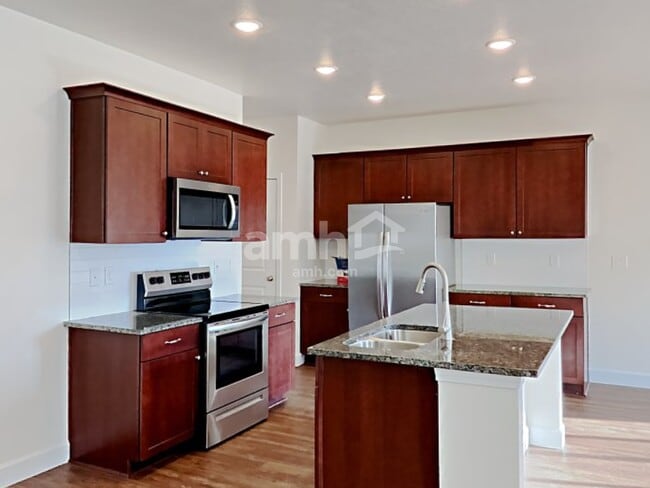 Building Photo - 2344 Surry Way