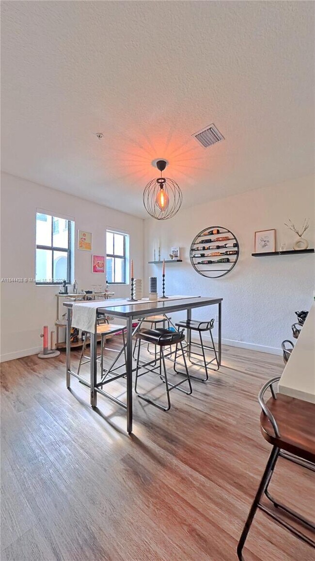 Foto del edificio - 15500 SW 136th St