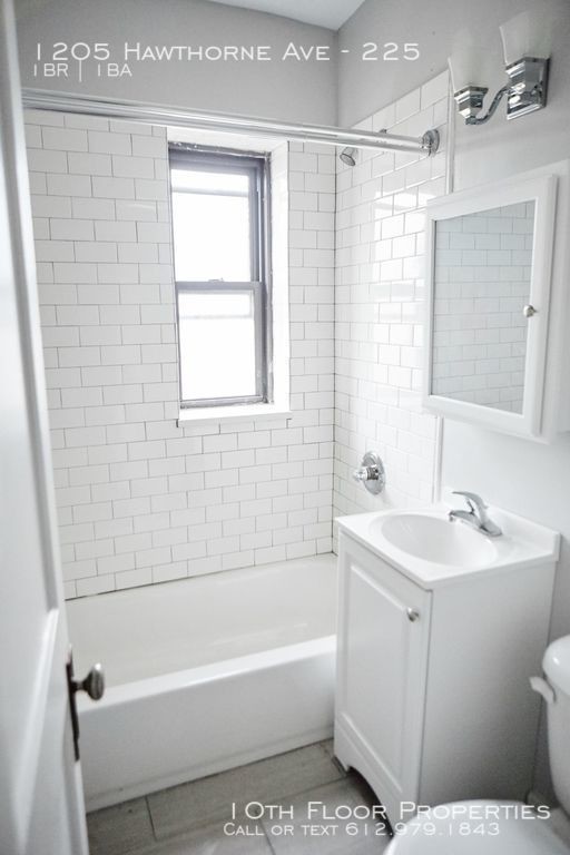 Primary Photo - 1205 Hawthorne Ave
