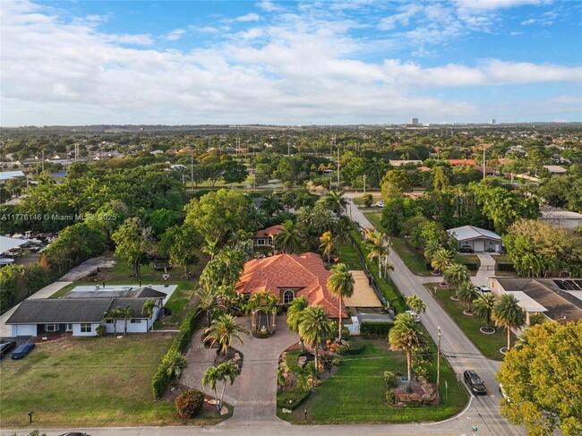 Foto del edificio - 14503 SW 16th St