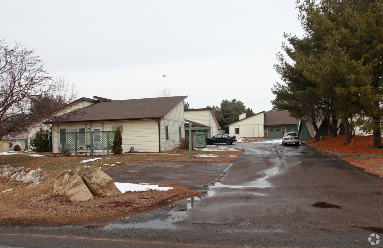 Primary Photo - 405-409 Heller Rd