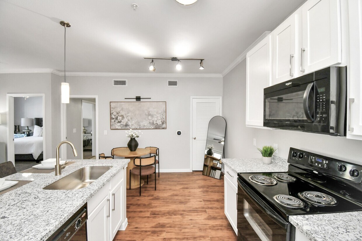 Foto principal - 6777 Sommerall Dr