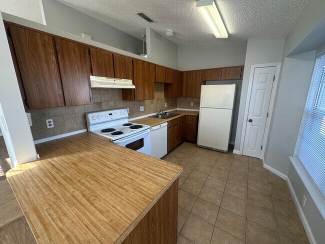 Foto del edificio - Beautiful 2/2Home in Winter Springs