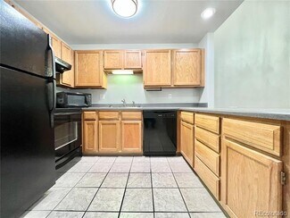 Building Photo - 2280 S Oswego Way