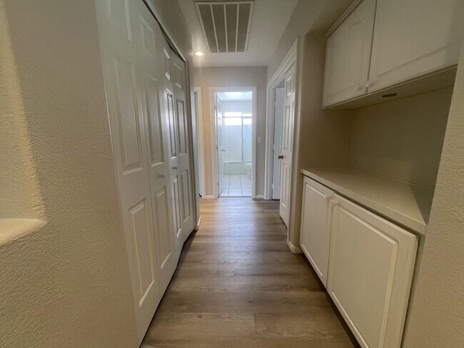 Foto del edificio - Nice two-story single-family property has ...