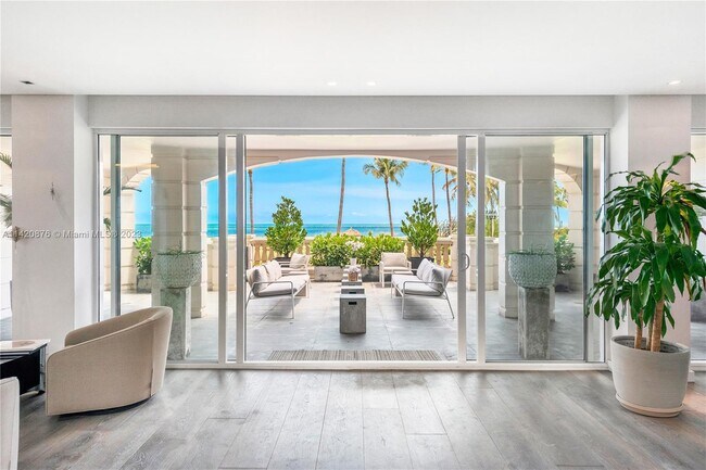 Foto del edificio - 7716 Fisher Island Dr