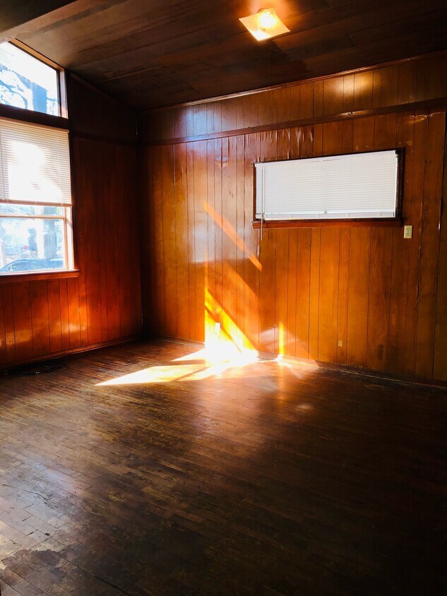 Primary Photo - 511 Baker St