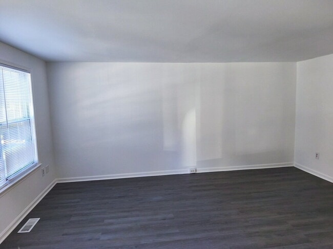 Foto del edificio - Spacious Alexandria Townhome in Convenient...