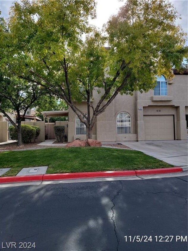 Foto principal - TOWNHOME IN PRIME GREEN VALLEY LOCATION