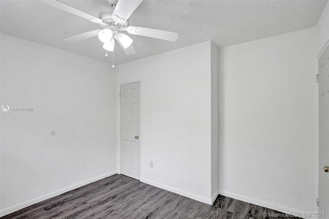 Foto del edificio - 708 NW 4th Ave