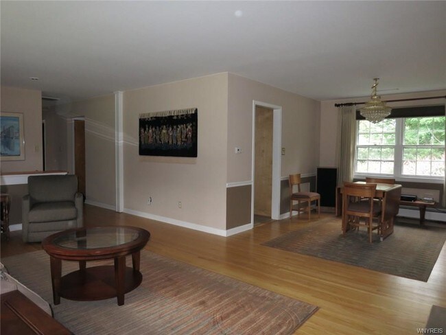 Foto del edificio - 5720 E River Rd