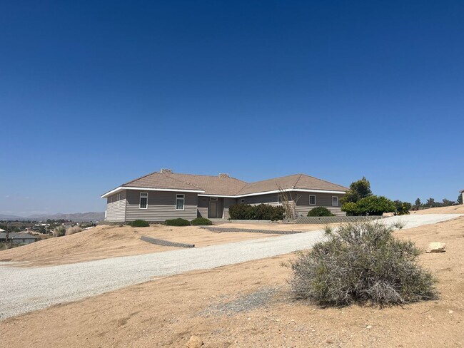 Building Photo - 3 bedroom 2.5 bath in the Mariana Ranchos with panoramic views !!