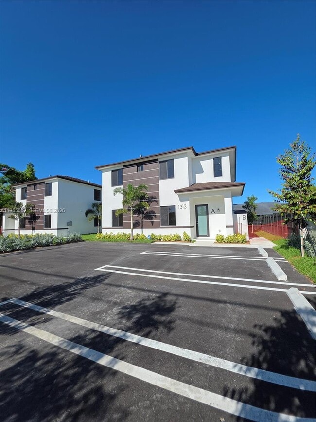 Building Photo - 1313 NW 6th Ave