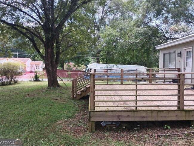 Building Photo - 300 Martin Cir