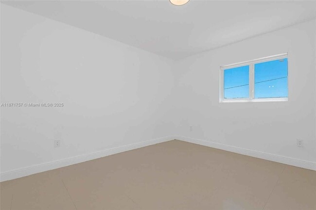 Foto del edificio - 1013 SW 7 ST Miami FL 33130