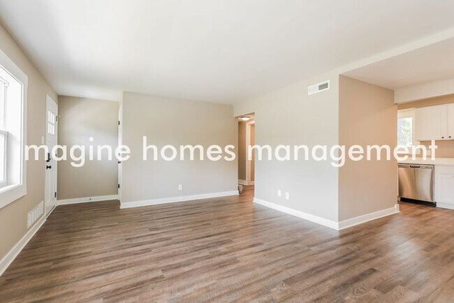 Building Photo - Beautiful Cape Cod in Cuyahoga Falls