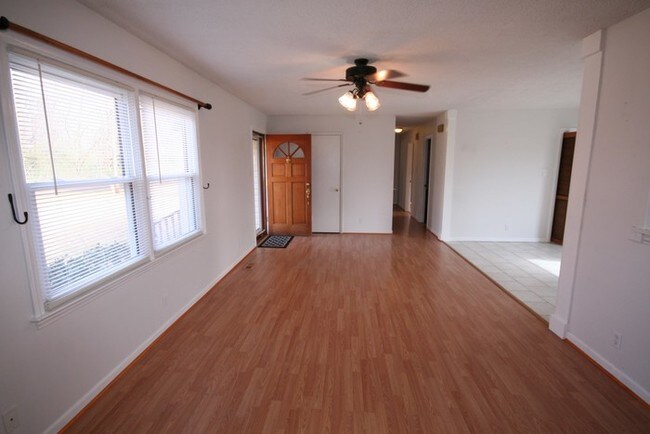 Building Photo - 412 Bridle Path Road